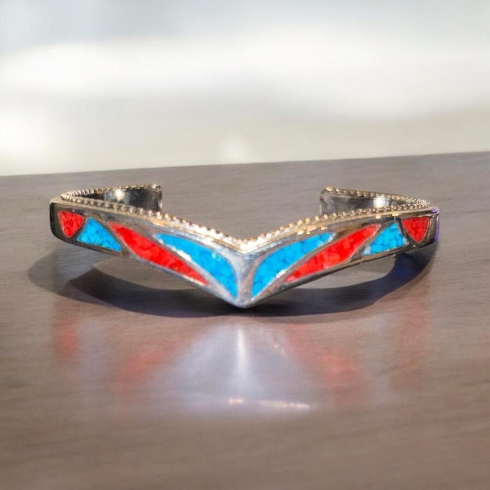 Zuni Crushed Turquoise and Coral Cuff Small Vintage w/point. J25